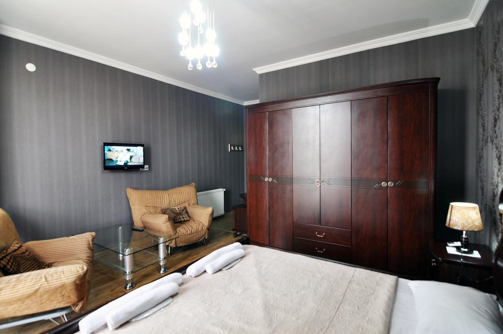 Flamingo Group Hotel Тбилиси Стая снимка
