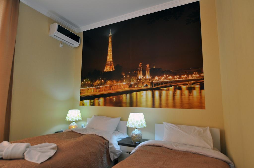 Flamingo Group Hotel Тбилиси Стая снимка