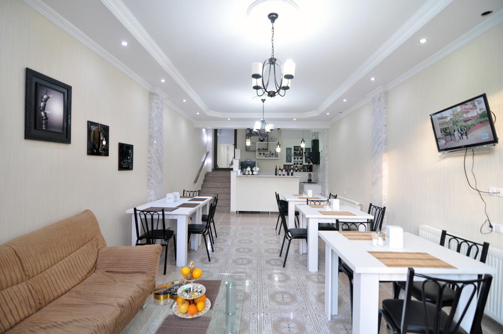 Flamingo Group Hotel Тбилиси Екстериор снимка