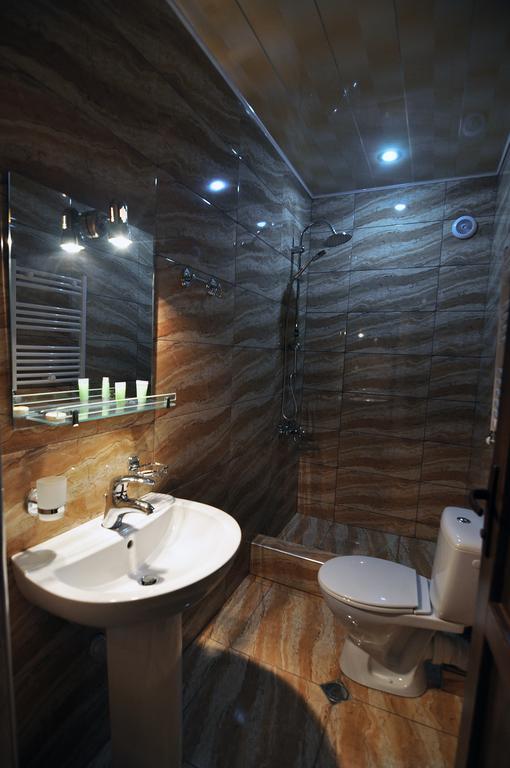 Flamingo Group Hotel Тбилиси Стая снимка