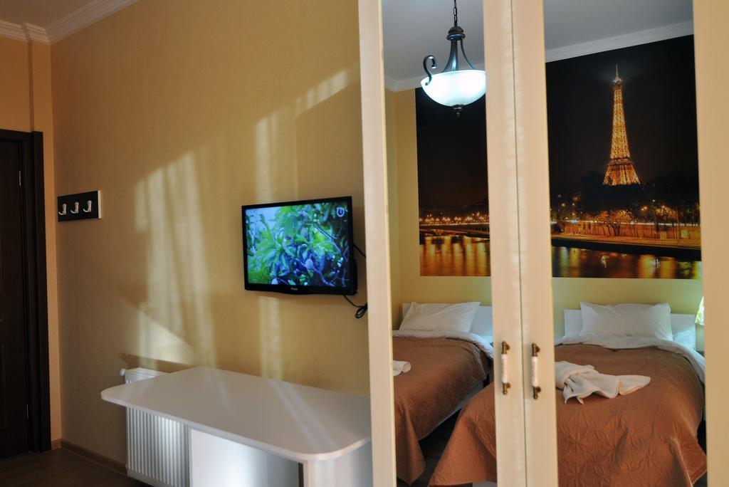 Flamingo Group Hotel Тбилиси Стая снимка
