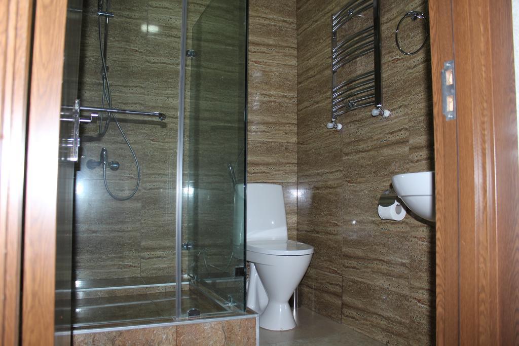 Flamingo Group Hotel Тбилиси Стая снимка