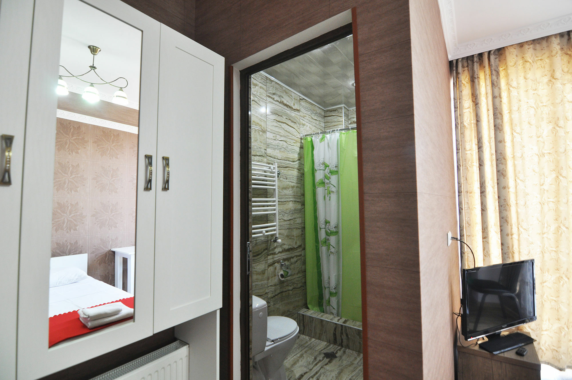 Flamingo Group Hotel Тбилиси Екстериор снимка