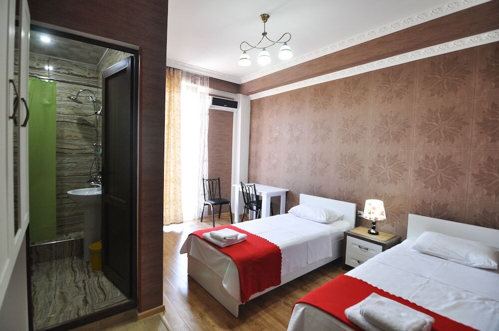 Flamingo Group Hotel Тбилиси Екстериор снимка